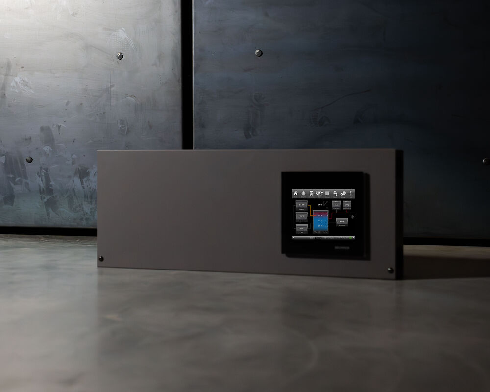 Control Unit BCU vor schwarzem Hintergrund