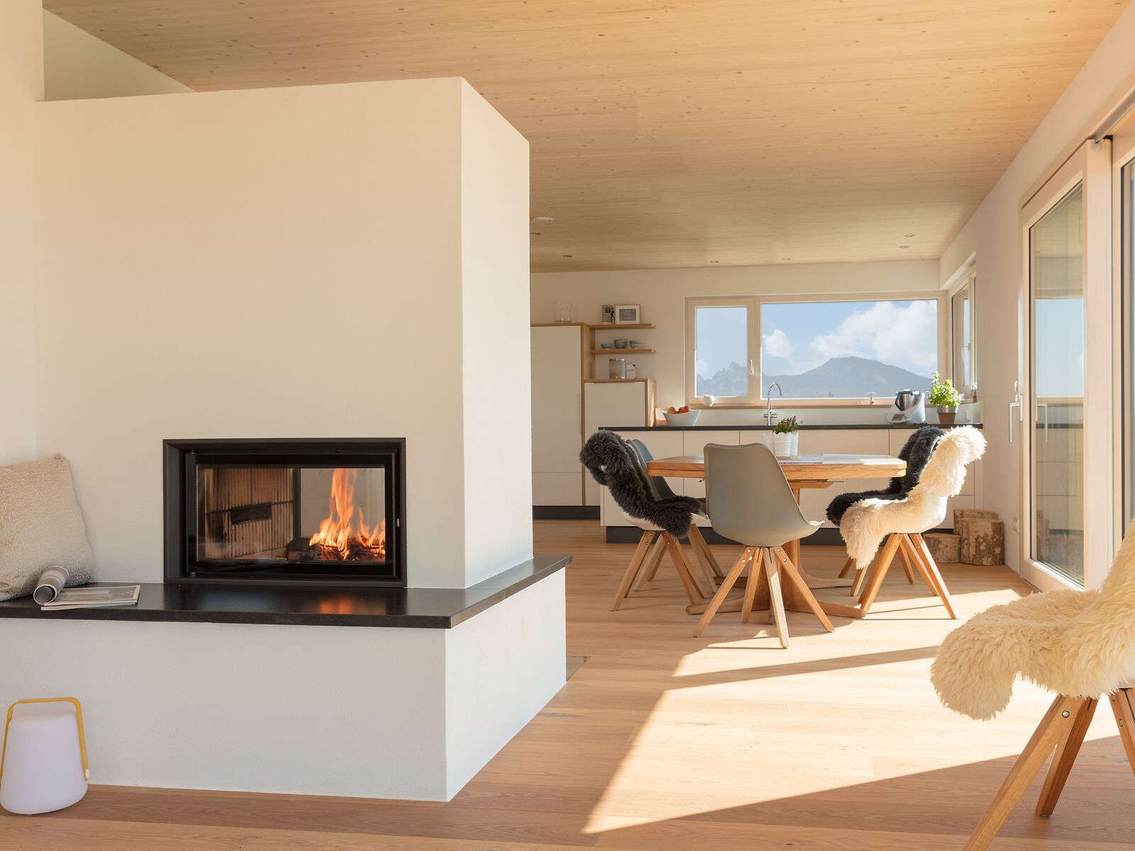 Waterbeating Tunnel Stove as a room divider