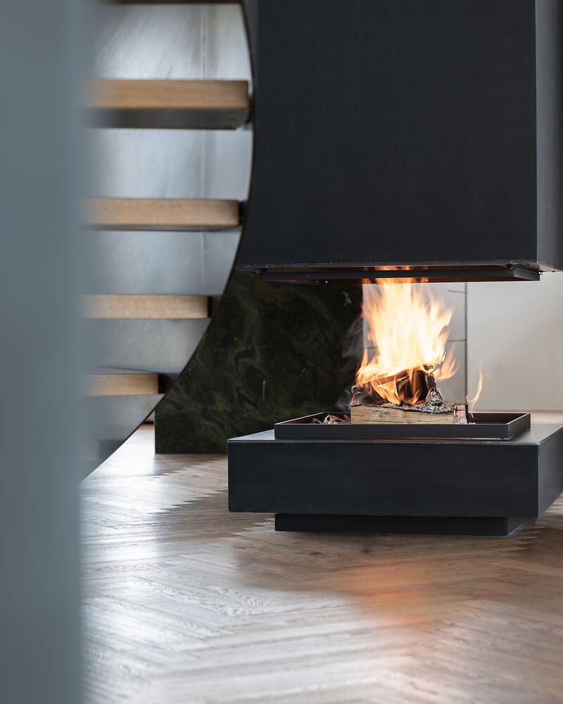 Offener Kamin Urfeuer4free im Wohnzimmer