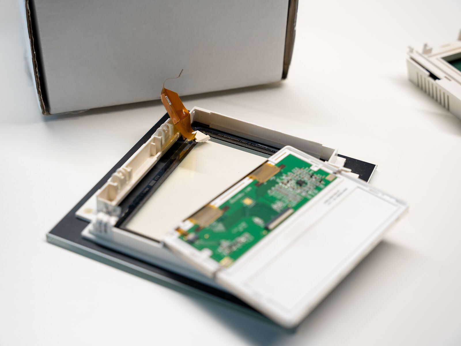 Steuerung, die nicht sorgfältig verpackt wurde.