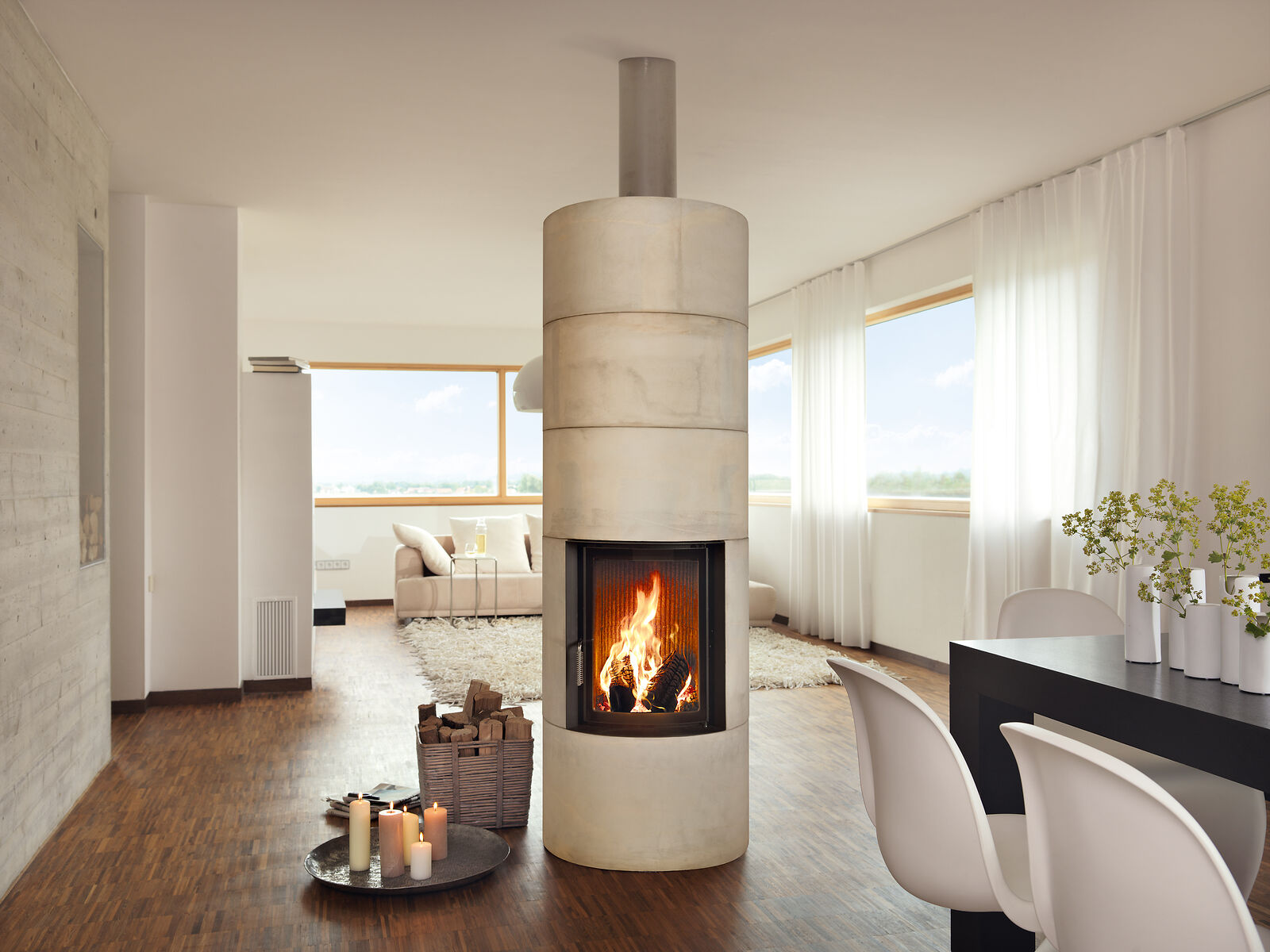 Systemofen BSO 01 r Flach mit Wärmebetonhülle in lichtdurchflutetem Loft