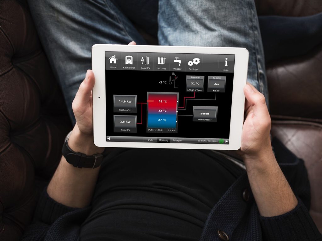 Tablet mit Ansicht auf das Heizungsmanagement